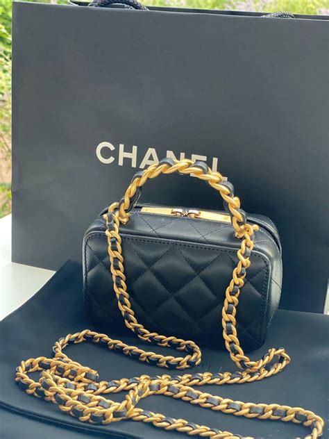 chanel o sac vanity a chaine|chanel crossbody vanity bag.